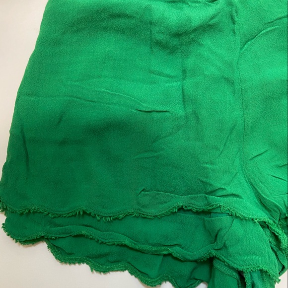 Free people green flowy shorts with scallop trim size s - Picture 5 of 5